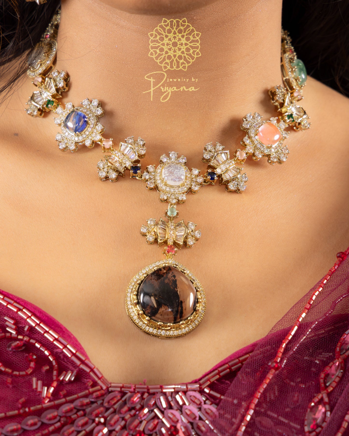 Vira Necklace Set