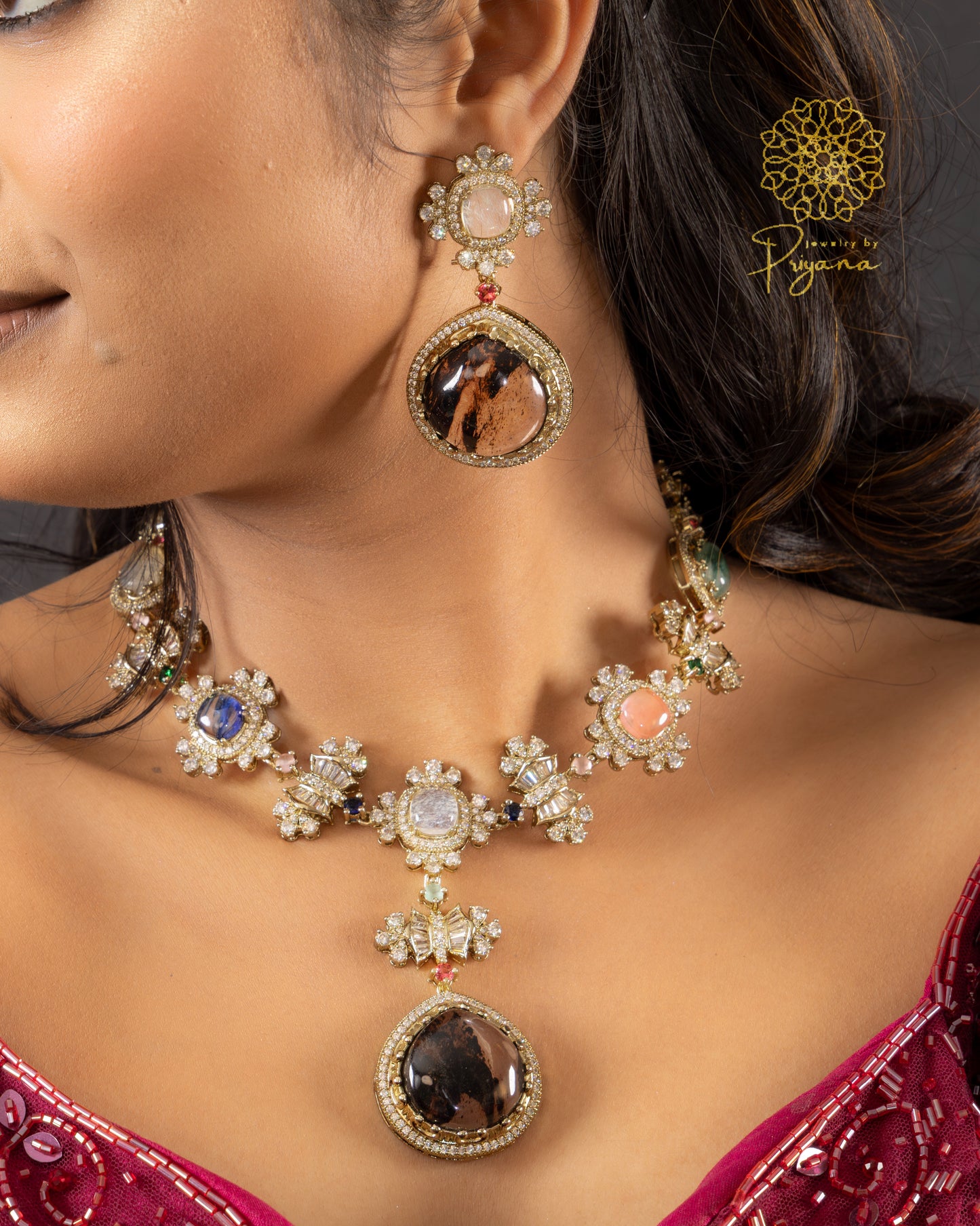 Vira Necklace Set