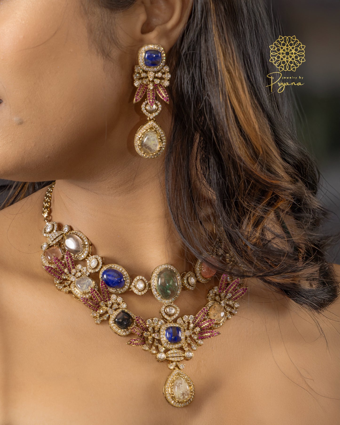 Vanya Necklace Set