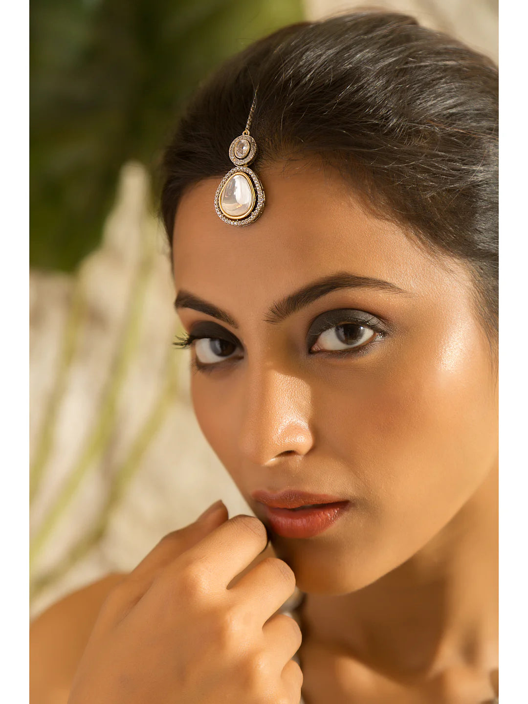 MOONLIT GRACE - MAANG TIKKA