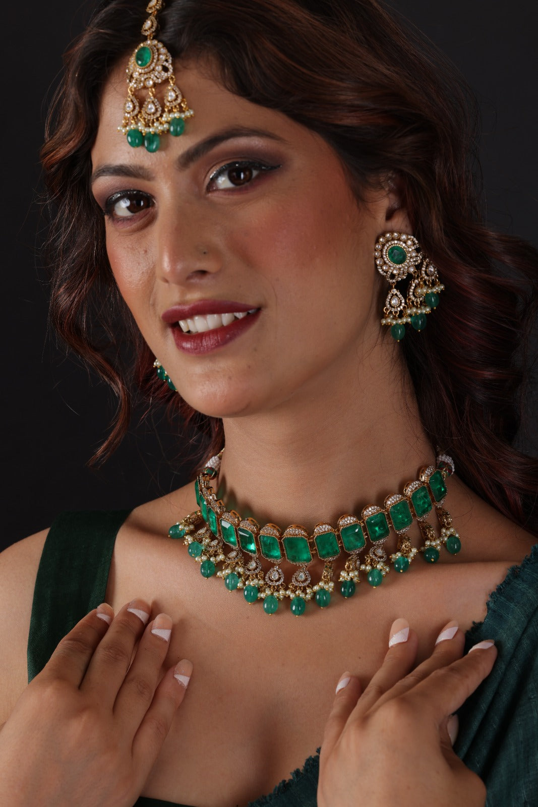 DEVIKA NECKLACE SET