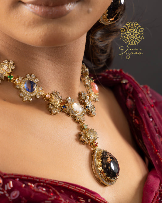 Vira Necklace Set