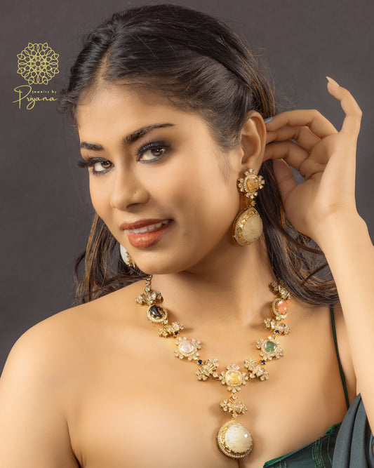 Aarvi Necklace Set