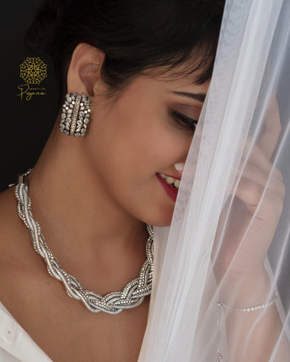 ZAHIRA REGAL HOOP EARRINGS