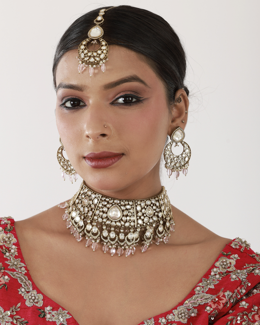Pari Choker Set